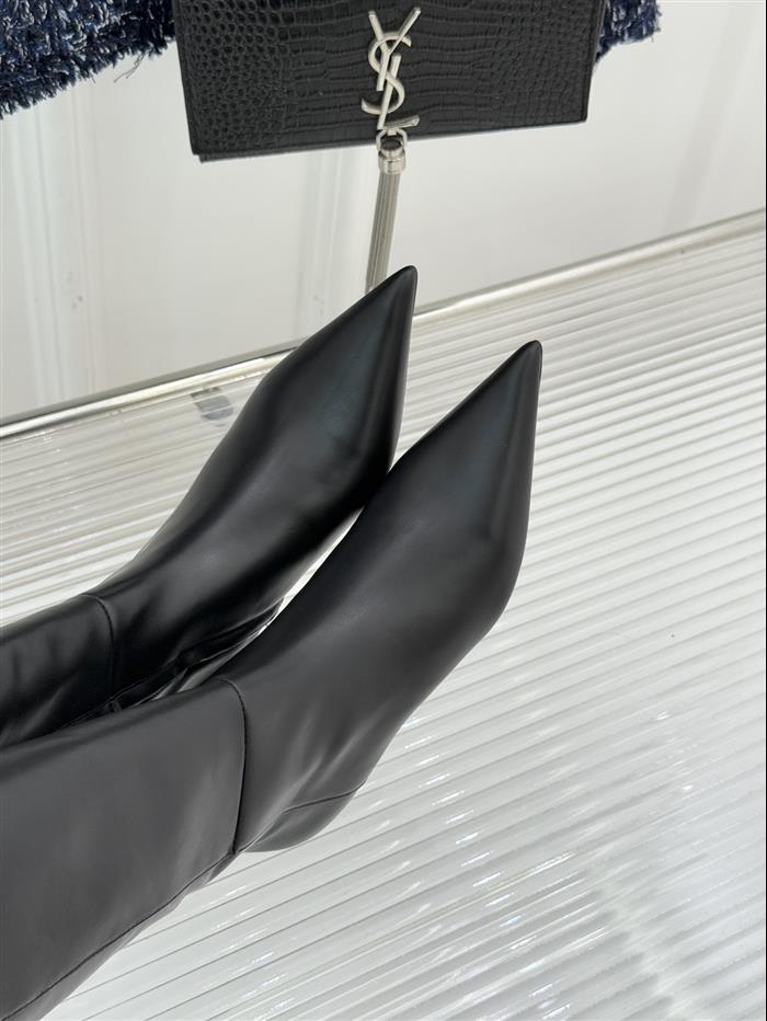 20251128174315857 470